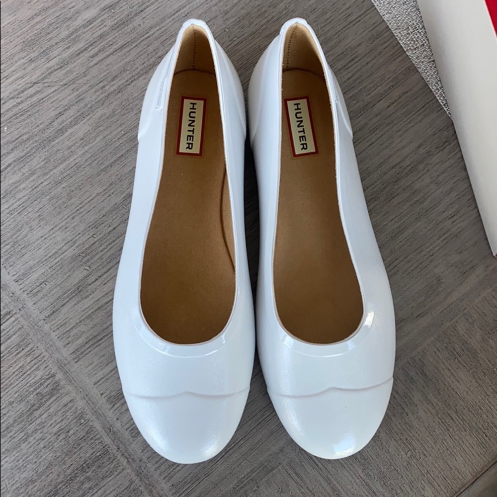 Hunter ballet flats